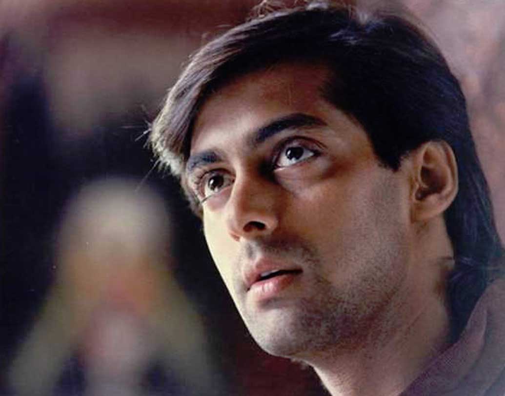 ‘অ্যায় মেরে দোস্ত’ ছবিতেও অভিনয় করার কথা ছিল সলমন খানের। দিব্যা ভারতী, করিশ্মা কপূর, আরবাজ খানের সঙ্গে সলমনেরও থাকার কথা ছিল ছবিতে। কিন্তু ডেটের সমস্যার কারণেই সলমনকে পিছিয়ে আসতে হয়। ছবিটিও আর তৈরি হয়নি।