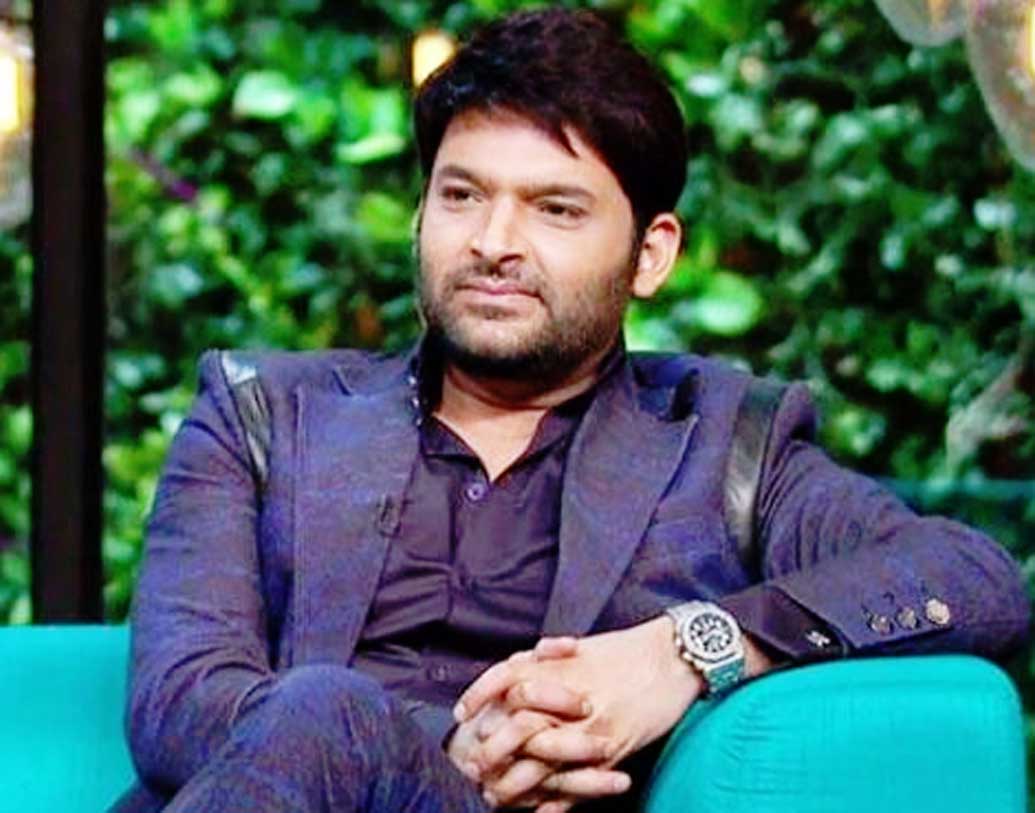 খুব শীঘ্রই আবার ছোট পরদায় কামব্যাক করতে চলেছেন এই কমেডিয়ান। মাঝে দুটি ছবি করেছিলেন ঠিকই। তবে সে গুলি হিট হয়নি। আর এখন প্রায় ১৭০ কোটি টাকার মালিক কপিল শর্মা। বছরে ৩০ কোটি টাকার কাছাকাছি রোজগার করেন এই কৌতুকাভিনেতা। 