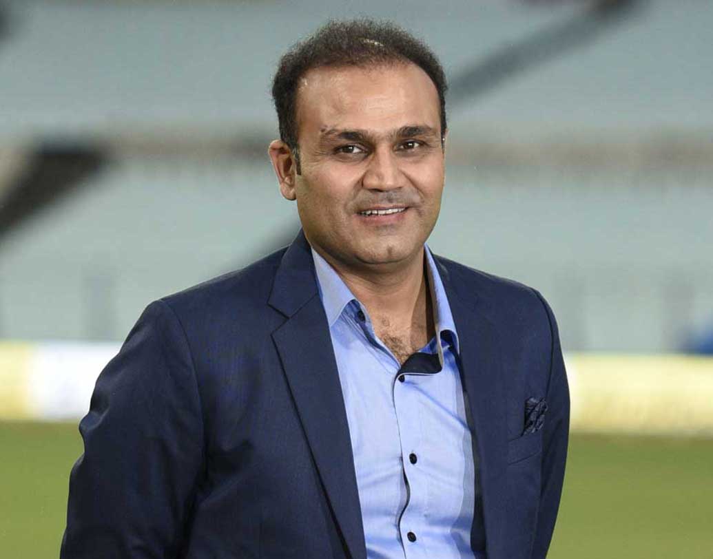 বিস্ফোরক কোচ চাইলে প্রথমেই মনে আসবে বীরেন্দ্র সহবাগের কথা। আন্তর্জাতিক আসরে সতেরো হাজারেরও বেশি রানের মালিক বীরু যে কোনও বোলিং আক্রমণকে ছিন্নভিন্ন করতে পারতেন।