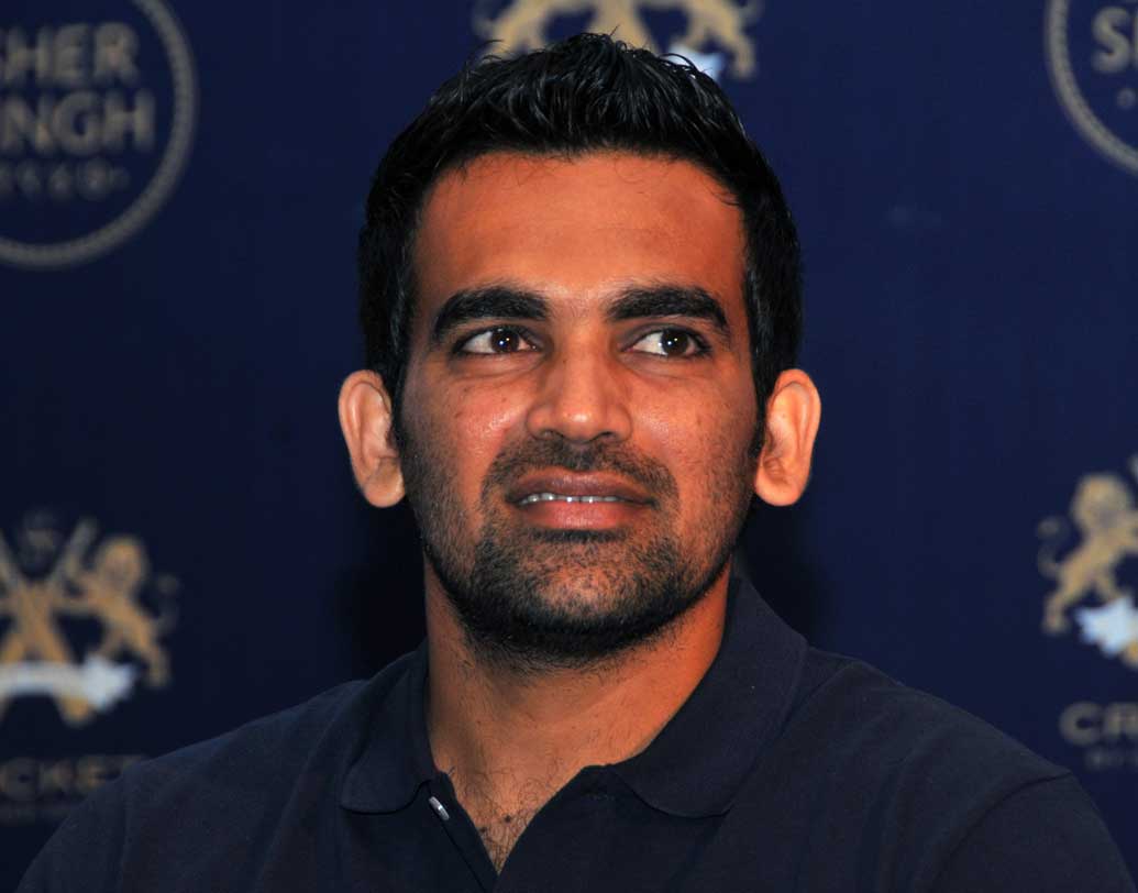 আন্তর্জাতিক মঞ্চে ৬০০-র বেশি উইকেট রয়েছে জাহির খানের ঝুলিতে। এক দশকেরও বেশি সময় ভারতীয় দলের পেস বিভাগকে সামলেছেন। ৯২টি টেস্ট এবং ২০০টি ওডিআই অভিজ্ঞতাসম্পন্ন এই কিংবদন্তি ক্রিকেটার থাকার সময়ও একাধিক তরুণ বোলারের মেন্টর ছিলেন।