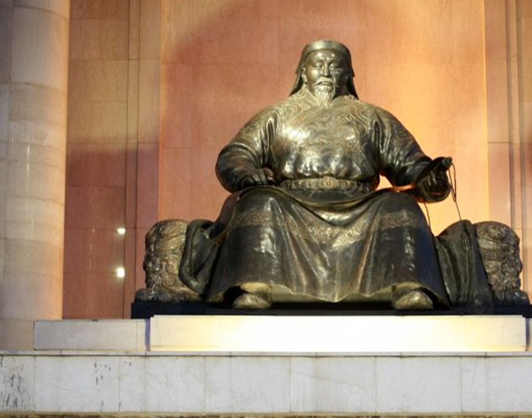 এমনটাও বলা হয়, কুবলাই খাঁ নাকি ১২০০ সালে ওই এলাকা দিয়ে জাহাজ নিয়ে যাচ্ছিলেন, তারপর নাকি জাহাজের ৪০ হাজার আরোহী সমুদ্রেই নিখোঁজ হয়ে যায়। ১৮০০ সালে এক রহস্যময়ী নারীকে নাকি ওই এলাকায় জাহাজ চালিয়ে নিয়ে যেতে দেখা গিয়েছে। এরপর আরও নানা ‘মিথ’ রটতে থাকে কয়েক দশক ধরে।