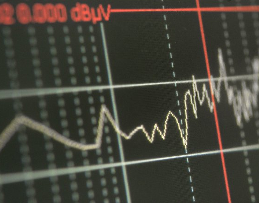 সায়েন্টিফিক আমেরিকানের তথ্য অনুযায়ী, ড্রাগন ট্রায়াঙ্গলের এই স্থানটিতে প্রায় ৩৭,০০০ মাইল এলাকা জুড়ে গভীর সামুদ্রিক খাদ রয়েছে এবং এখানে প্রচুর পরিমাণে গরম লাভা ও কার্বন ডাই অক্সাইড রয়েছে। এছাড়াও ৫০-এর দশকে রেডিও সিগন্যাল ব্যবস্থা শক্তিশালী ছিল না। তাই ওই ঘটনাগুলি রটে যায়।