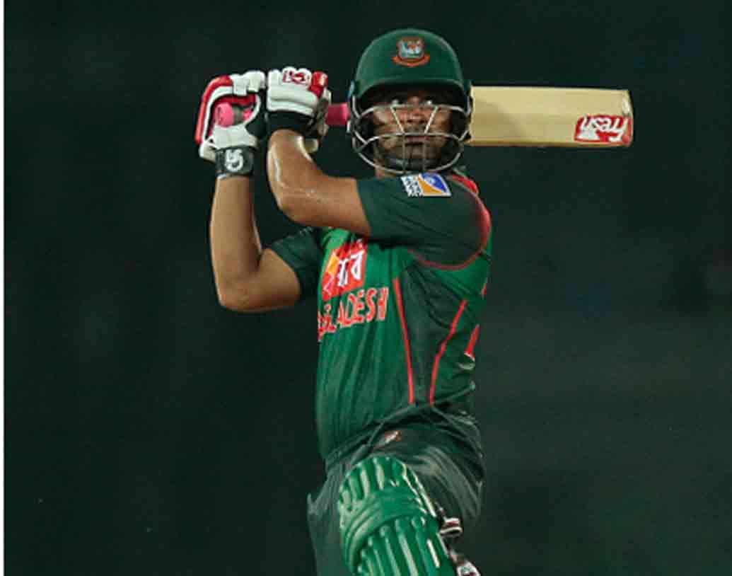 আর ঠিক এখানেই অন্যদের পিছনে ফেলে দিয়েছেন তামিম। যে কয়েক জন বাংলাদেশীর অভিজ্ঞতা আছে আমিরশাহির মাটিতে খেলার তাঁদের মধ্যে তামিম অন্যতম। পিএসএল-এ খেলার সুবাদে সেখানকার পিচ তামিমের খুবই পরিচিত।