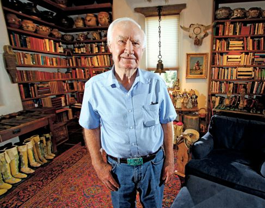 নিউ মেক্সিকোর শিল্পকলা ও স্বর্ণমুদ্রা সংগ্রাহক ফরেস্ট ফেন সব কিছুতেই যেন রহস্য ভালবাসেন। তাই নিজের ধন সম্পদ লুকিয়ে রেখে আনন্দ পেতে চেয়েছেন। তবে তাঁর মূল বক্তব্য, ৮০ বছর বয়সে যখন তিনি ওই পাহাড়ে গিয়ে গুপ্তধন লুকিয়ে রাখতে পেরেছেন, তখন তা খুঁজে বের করা খুব একটা কঠিন কাজ কি?