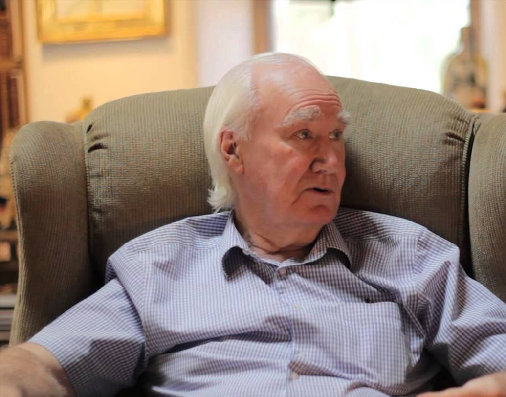 ফেনের একটি বই রয়েছে গুপ্তধনের ‘ক্লু’ নিয়ে। গুপ্তধন খোঁজার ঘোষণা করার সঙ্গে সঙ্গে তাঁর বইয়ে ছাপানো কবিতার মধ্যে ৯টি ক্লু-র অর্থ খুঁজে বের করতে সবাই হুমড়ি খেয়ে পড়েছে সেই ২০১৫ সাল থেকে।গুপ্তধন পেতে হলে সবাইকে তাঁর দেওয়া 'ক্লু' অনুসরণ করেই এগোতে হবে। তা না হলে গুপ্তধন পাওয়ার আশা নেই।