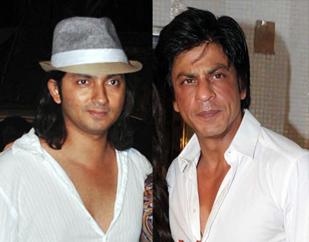 শাহরুখ খান ও শিরীষ কুন্দেরা ছিলেন সবচেয়ে কাছের বন্ধু। কিন্তু এসআরকে-র ‘রা ওয়ান’ ছবি নিয়ে শিরীষের নেতিবাচক মন্তব্যের জেরেই নাকি বন্ধুত্ব বিচ্ছেদ ঘটেছে।