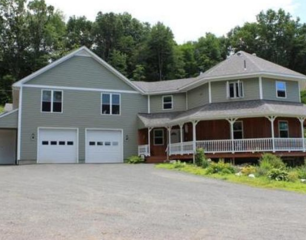 গ্র্যানবির আমহার্স্ট রোড ও আমহার্স্ট স্ট্রিটের মাঝে সুন্দর বেশ কয়েকটি বাড়ি। তার সামনের রাস্তায় মূলত এই ঘটনাগুলি হচ্ছে।