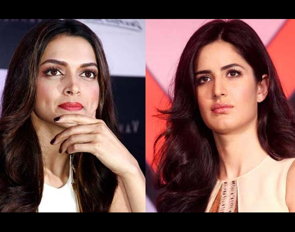 ঝামেলার কেন্দ্রে ফের সেই রণবীর কপূর। ক্যাটরিনার জন্যই নাকি দীপিকা আর রণবীরের প্রেম ভেঙে গিয়েছিল। তাই পরস্পরকে একেবারে দেখতেই পারেন না তাঁরা।