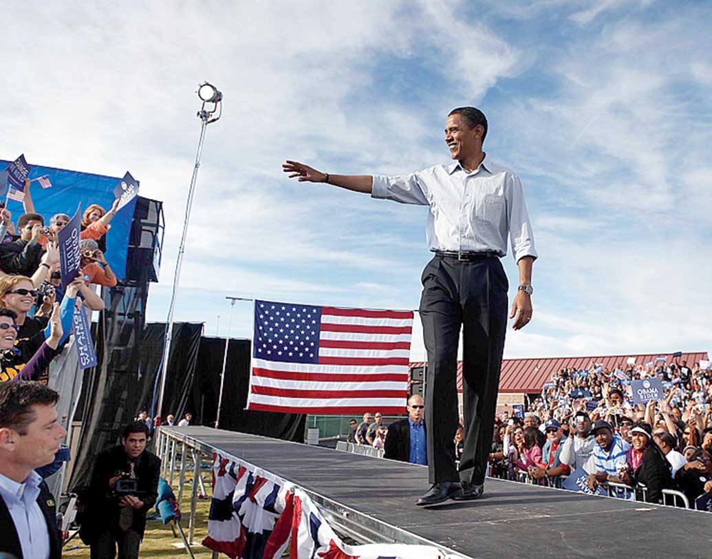 রসাতলে যাওয়া অর্থনীতিকে চাঙ্গা করার স্বপ্ন দেখিয়েই উত্থান মার্কিন রাজনীতিতে এক নতুন তারকার। বারাক ওবামা। সঙ্গে স্লোগান— ‘ইয়েস উই ক্যান’। প্রেসিডেন্ট পদপ্রার্থী হিসেবে প্রচার লাস ভেগাসে।