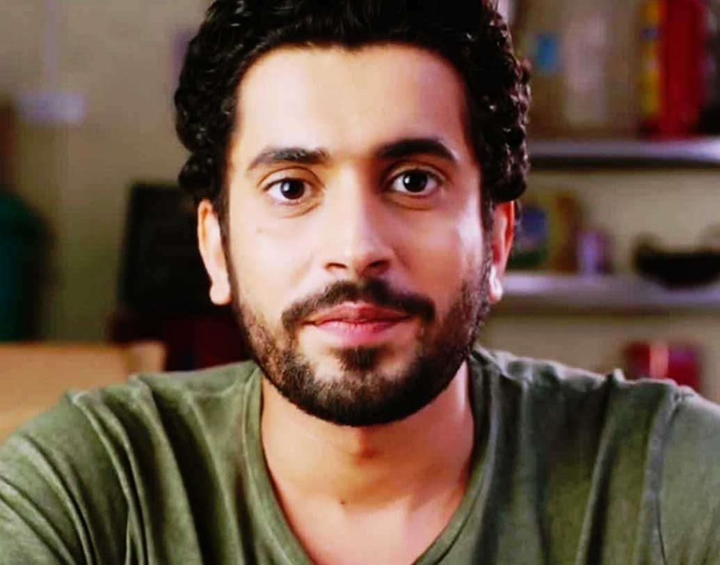 ‘দিল তো বাচ্চা হ্যয় জি’ ছবিতেই প্রথম দেখা গিয়েছিল অভিনেতা সানি নিজরকে। পরেও বেশ কিছু ছবিতে দেখা গিয়েছে সানিকে। তবে ‘সোনু কে টিটু কি সুইটি’ ছবিতে সকলের নজর কেড়েছিলেন সানি। আর এই ছবির জন্য ৭০ লক্ষ টাকা নিয়েছিলেন সানি।