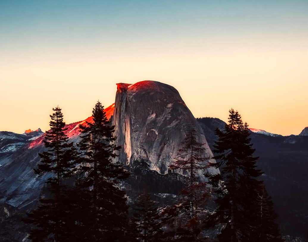 ইয়োসেমাইট ন্যাশনাল পার্কস হাফ ডোম, ক্যালিফোর্নিয়া

মৃত্যুর আগে হাসার কথা ভাবতে পারেন! তাহলে এটাই আদর্শ জায়গা। পাথর বেয়ে ওপরে উঠতে একদিন লাগবে। তাতে ১০০০০ ক্যালোরি ঝরবে। তবে সমস্যা দেখা দেবে শেষ ৪০০ ফুট পার করতে। পিচ্ছিল পাথর বেয়ে ওপরে উঠতে হবে। তার বাঁধা থাকলেও উঠতে সমস্যা হয়। এখনও পর্যন্ত ৬০ জন প্রাণ হারিয়েছেন।