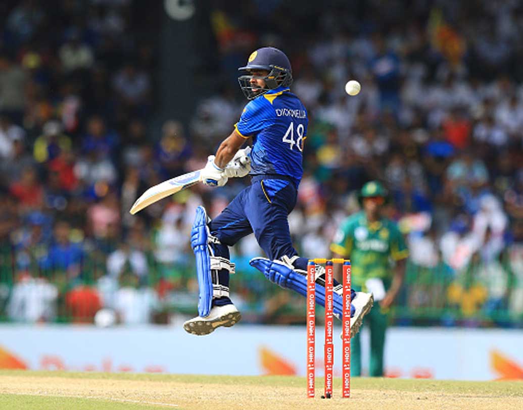 নিরোশান ডিকওয়েলা: শ্রীলঙ্কার উইকেটরক্ষক-ব্যাটসম্যান। প্রাক্তন অধিনায়ক কুমার সঙ্গকারার অভাব বুঝতে দিচ্ছেন না। এখনও পর্যন্ত ৪১টি একদিনের ম্যাচ খেলেছেন। অনেক পথ চলার বাকি। এশিয়া কাপে নজর থাকবে নিরোশনের উপর।