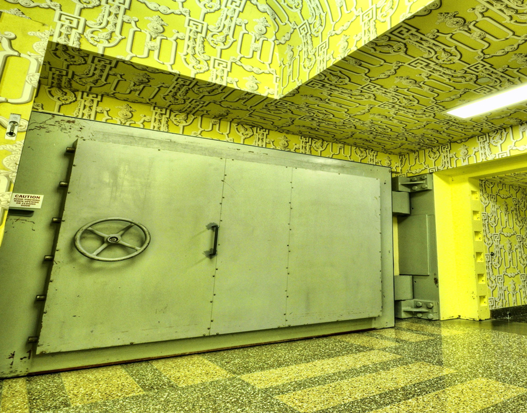 পশ্চিম ভার্জিনিয়ার গ্রিনব্রায়ার ব্যাঙ্কার মাটি থেকে প্রায় ৭২০ ফুট গভীরে অবস্থিত। আপৎকালীন সময়ে কংগ্রেসকে সুরক্ষিত রাখতেই এটি তৈরি।