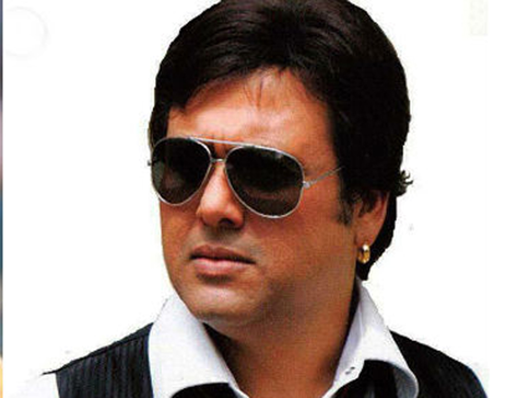 গোবিন্দা: ফ্যান এসেছিলেন সই নিতে। রেগে গিয়ে তাঁকেই চড় মারেন গোবিন্দা। খেসারতও দিতে হয়েছিল খারাপ ব্যবহারের। আদালত জরিমানার নির্দেশ দেয় ‘পার্টনার’ হিরোকে।