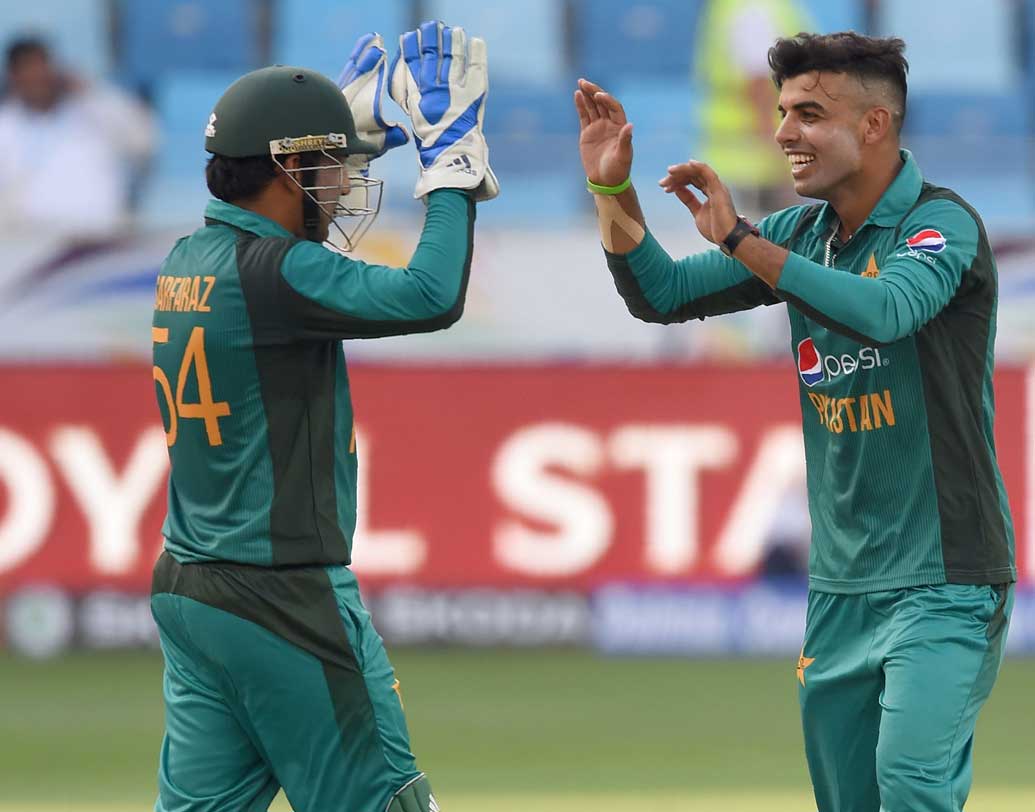 শাদাব খান: হংকংয়ের বিরুদ্ধে ভালই খেলেছেন এই লেগ স্পিনার। পেয়েছেন দুই উইকেটও।