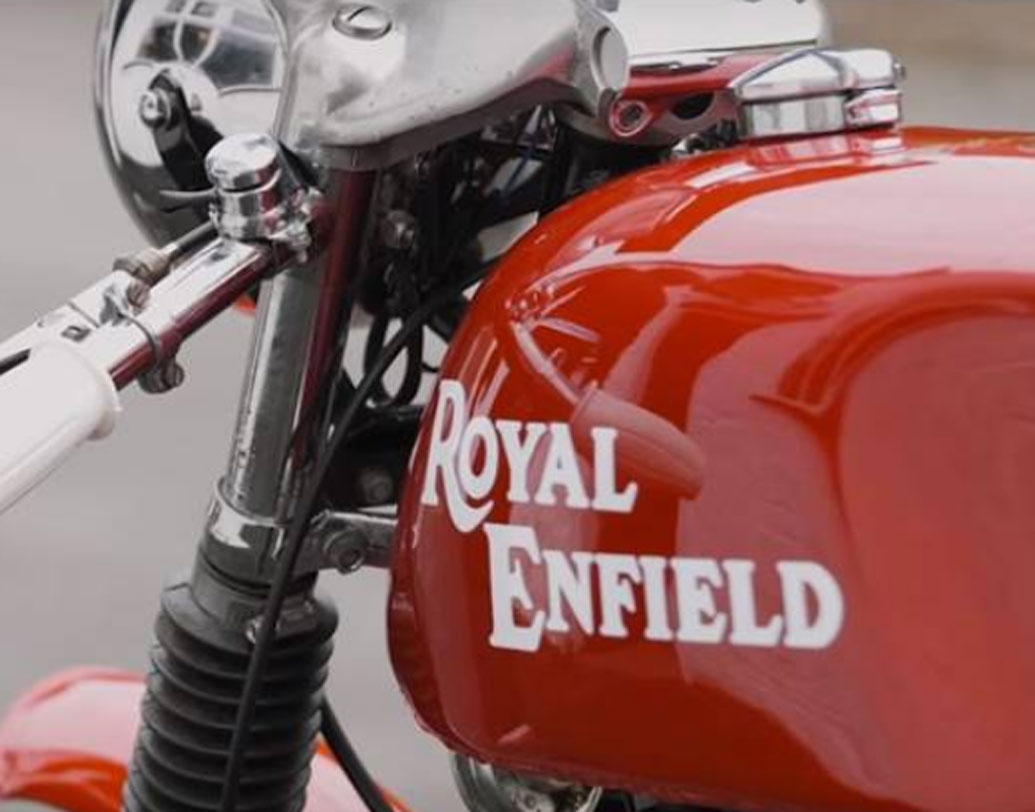 বাইকটিতে রয়েছে টুইন শক অ্যাবসর্বার, ফ্রন্ট ও রিয়ার ডিস্ক ব্রেক। সঙ্গে রয়েছে এবিএস সিস্টেম।