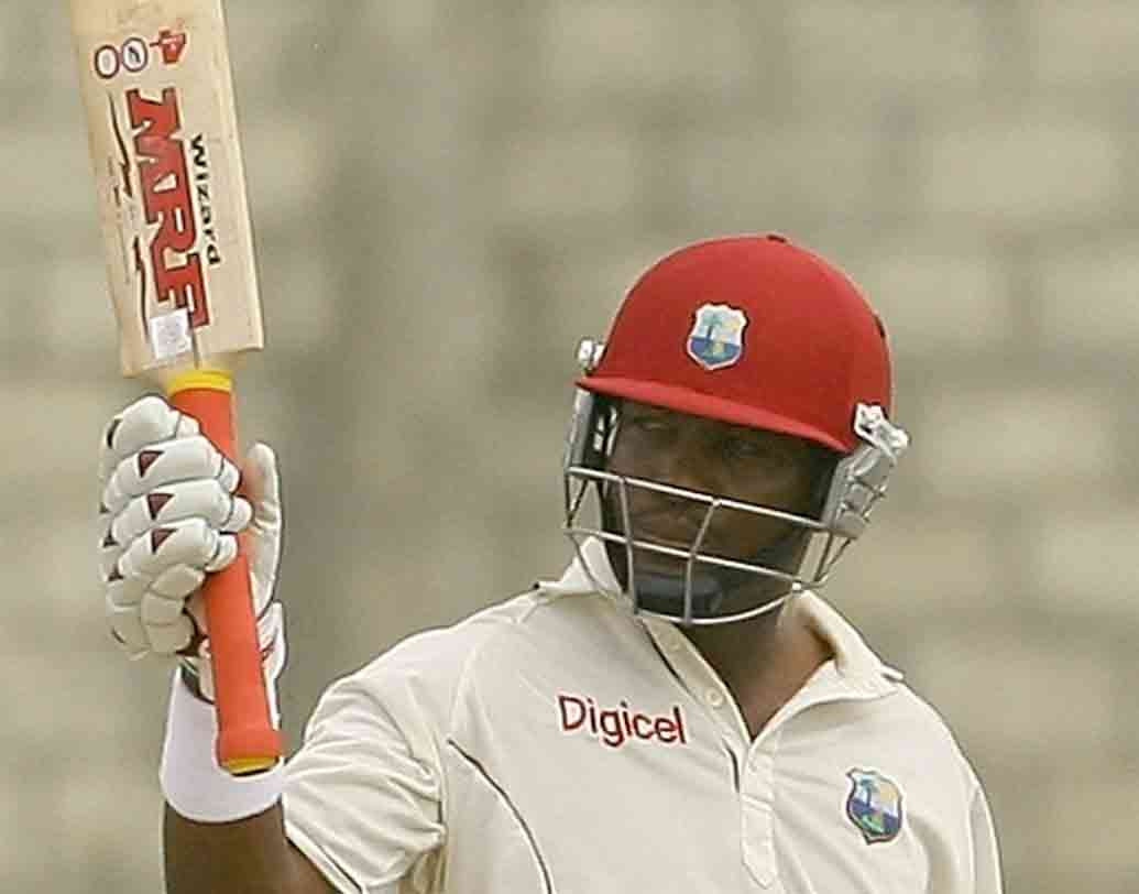 তিন নম্বর আছেন বিশ্ব ক্রিকেটের রাজপুত্র ব্রায়ান চার্লস লারা। টেস্টে ওয়েস্ট ইন্ডিজের সর্বোচ্চ রান সংগ্রাহক। টেস্টে ব্যক্তিগত সর্বোচ্চ রান ৪০১। টেস্ট ক্রিকেটে লারার মোট রান ১১,৯১২।