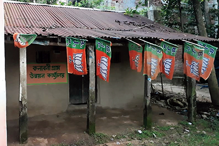 BJP takes control of Keshiari TMC party office