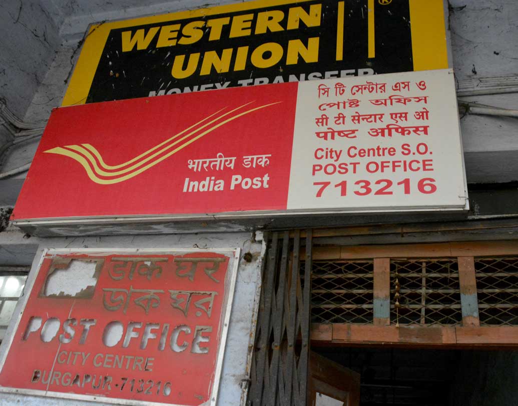 পেমেন্টস ব্যাঙ্কের মাধ্যমে ১ লক্ষ টাকা পর্যন্ত জমা দেওয়া যায়। কিন্তু ঋণ দেওয়া যায় না।