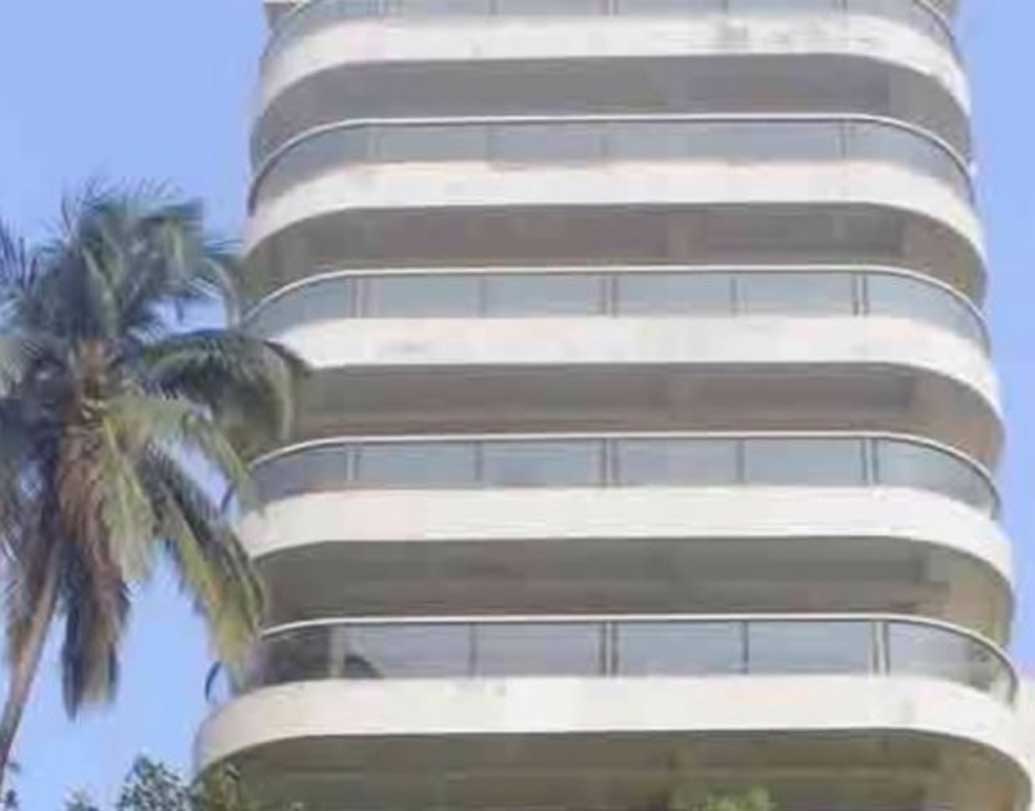 বান্দ্রায় আমিরের যে অ্যাপার্টমেন্ট রয়েছে, সেই ফ্রিডা অ্যাপার্টমেন্টের মূল্য ৬৫ কোটি টাকার চেয়ে সামান্য বেশি।