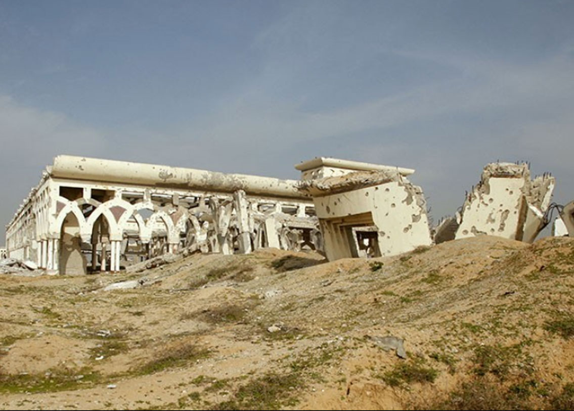 কিন্তু পরে এই শান্তি চুক্তি ভেঙে যায়। বিমানবন্দরের উপরে হামলা চালায় ইজরায়েলি সেনা।