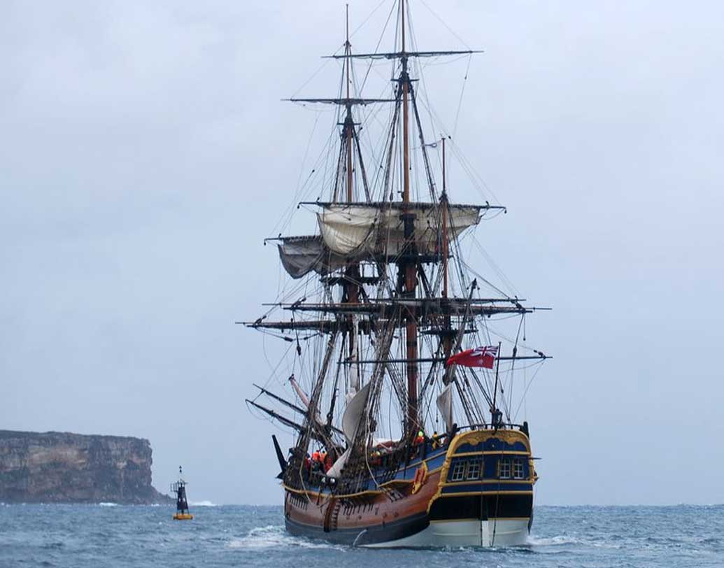 ‘এনডেভর’ মূলত মার্কিন স্বাধীনতা যুদ্ধের সময় ব্রিটিশ সেনা জাহাজ হিসাবেই ব্যবহার করা হত। জাহাজটি শেষ দেখা যায় ১৭৭৮ সালে। এরপর জাহাজটির কোনও সন্ধান মেলেনি। নানা সময় এই জাহাজের অংশবিশেষ খুঁজে পাওয়ার দাবি উঠলেও জেমস কুকের জাহাজ আজও যেন এক রহস্য।