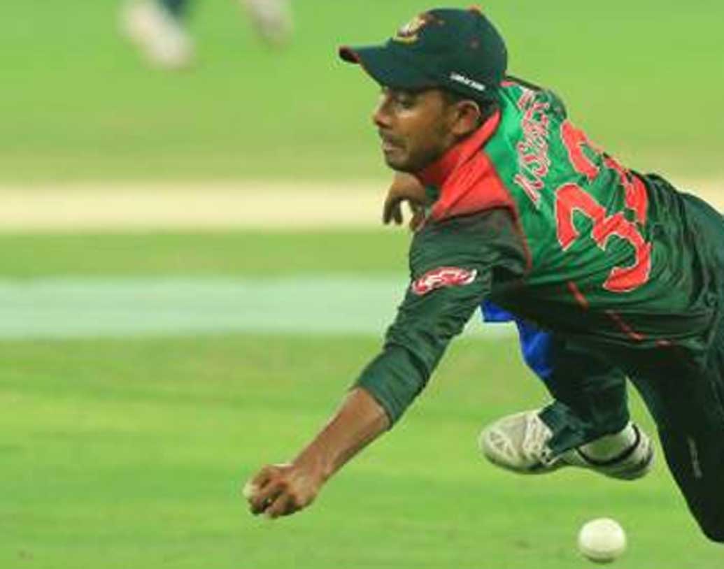 মোসাদ্দেক হোসেন: এই অলরাউন্ডারকে মাশরফির দলে রাখার সম্ভাবনা ভাল রকম।