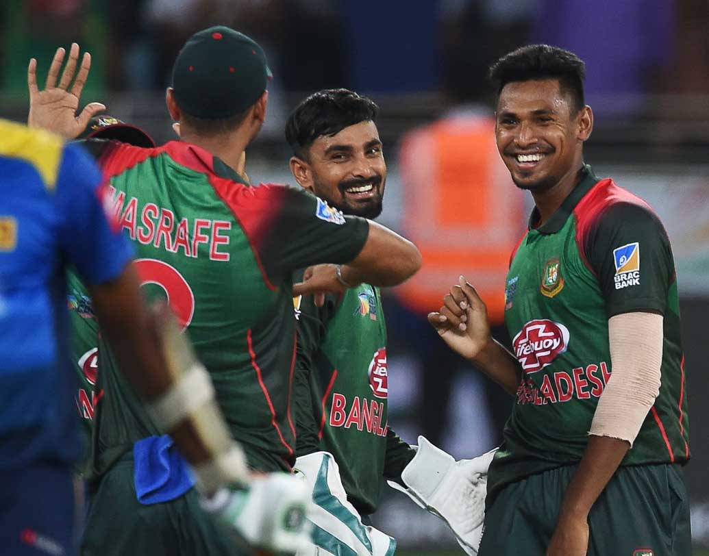 মুস্তাফিজুর রহমান: কাটার মাস্টারকে দলে নেওয়ার সম্ভাবনা প্রবল।