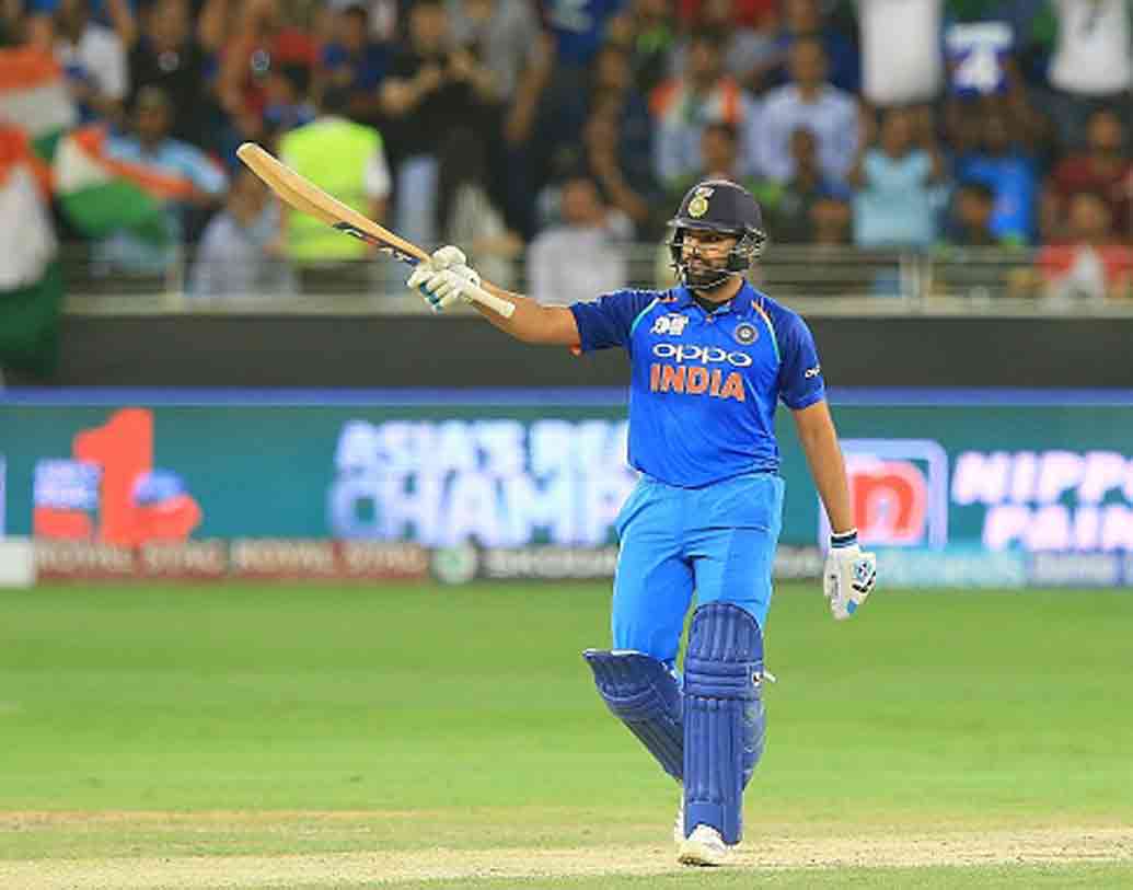 ইনিংস শুরু করবেন রোহিত শর্মাই। পাকিস্তানের বিরুদ্ধে তাঁর অর্ধশতরান বুঝিয়ে দিয়েছে, রানের খিদে নিয়েই এশিয়া কাপে নেমেছেন মুম্বইয়ের এই ব্যাটসম্যান।