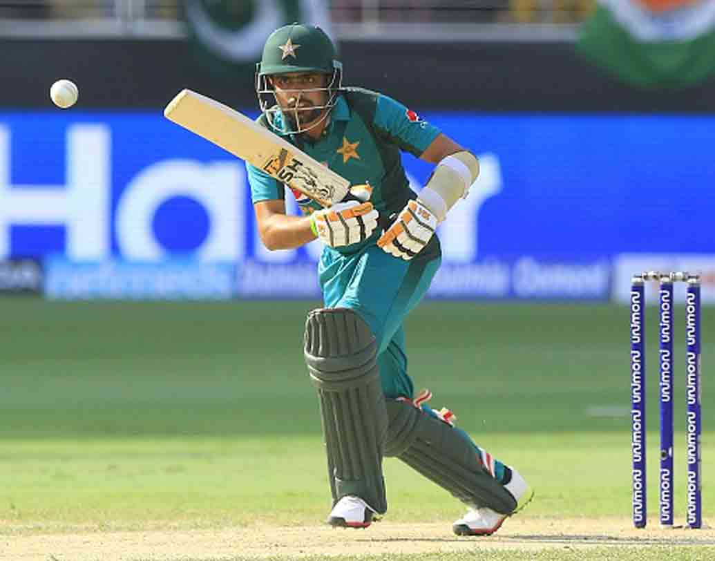 তিন নম্বরে আসছেন বাবর আজম। এই মুহূর্তে বিশ্বের অন্যতম সেরা তিন নম্বর ব্যাটসম্যান। তাঁর লম্বা ইনিংস উল্টোদিকের ব্যাটসম্যানকে আগ্রাসী খেলতে সাহায্য করে।