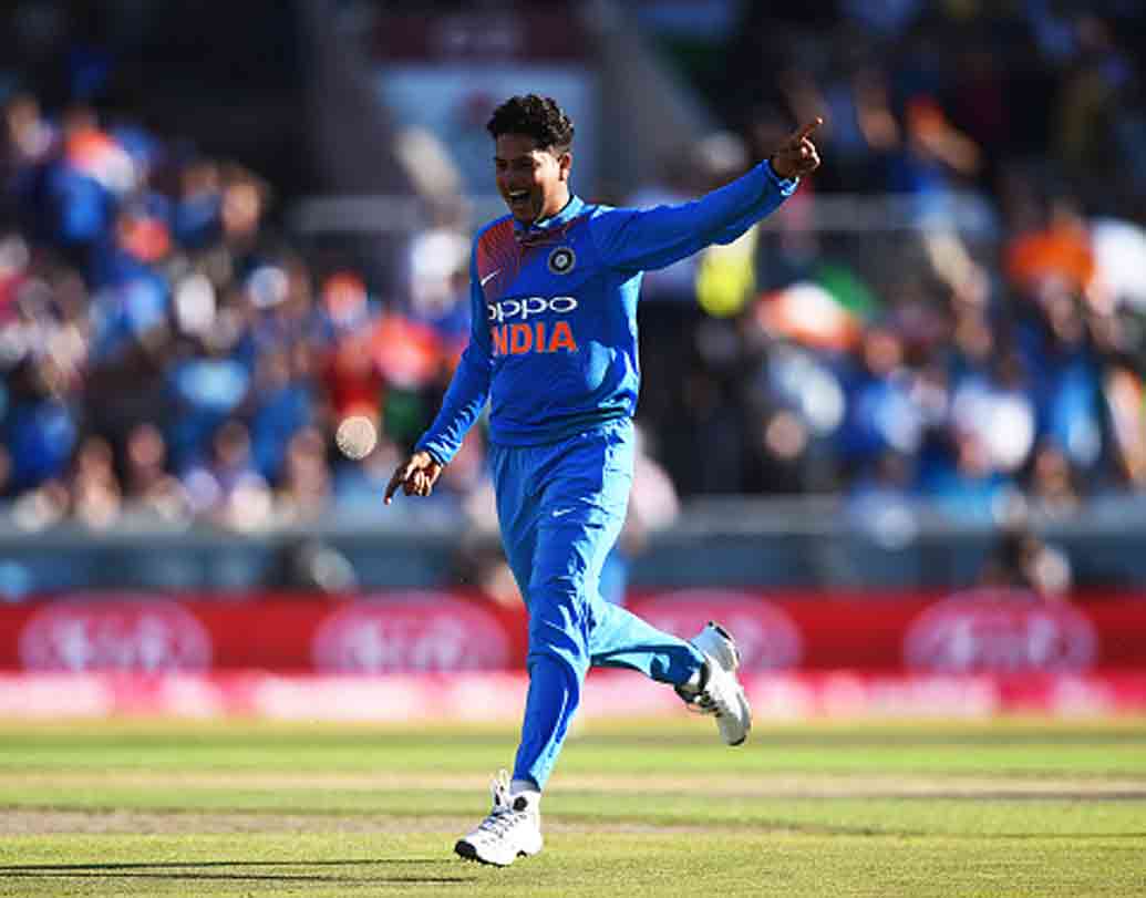 কুলদীপ যাদব: দলে নিশ্চিত ভাবেই থাকবেন কুলদীপ যাদব। এই চায়নাম্যানের রহস্য ভেদ করতে পারেননি অনেক তাবড় ব্যাটসম্যান। স্পেলের শুরুতেই উইকেট নেওয়ার বিরল ক্ষমতার অধিকারী কুলদীপ নিশ্চিত ভাবেই দলের সম্পদ। বাংলাদেশের বিরুদ্ধে তাঁর নামারই কথা।