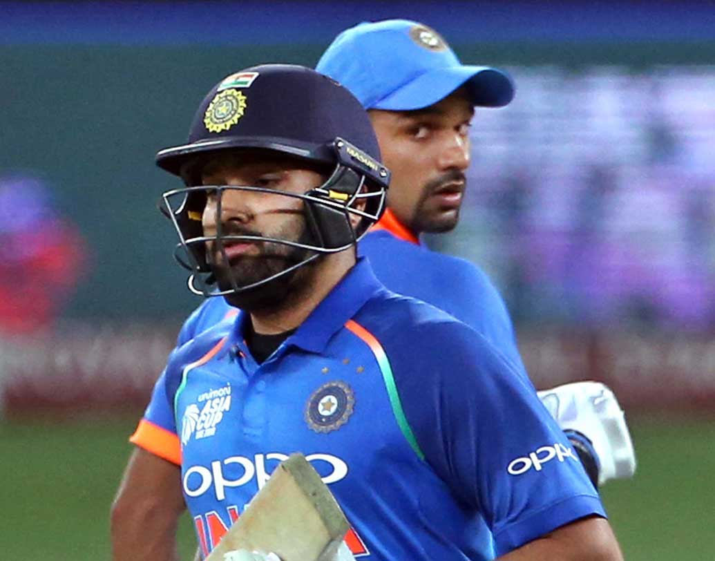 লোয়ার মিডলের ব্যাটসম্যানরা কিছুটা লড়াই করায় দেড়শো রানের গণ্ডি টপকায় বাংলাদেশ। কিন্তু, বাংলাদেশি বোলারদের বিন্দুমাত্র মাথা তোলার সুযোগ দিলেন না রোহিত শর্মা-শিখর ধওয়নরা। শুরুতেই ভারতীয় ওপেনাররা যে ঝড় তুলেছিলেন, তাতেই বেসামাল হয়ে যায় বাংলাদেশের সব আক্রমণ।