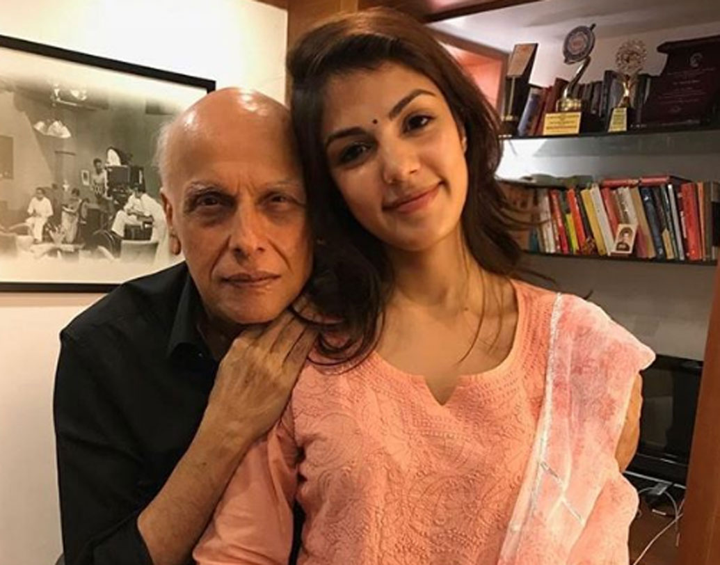 মহেশের জন্মদিনে ঘনিষ্ঠ ছবি শেয়ার করেছেন রিয়া। প্রকাশ করেছেন তাঁর ভালবাসার কথাও। তবে এখনও পর্যন্ত এই সম্পর্ক নিয়ে মুখ খোলেননি মহেশ।