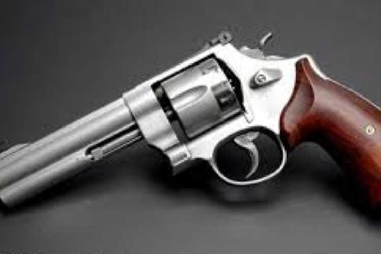 সংবাদমাধ্যম সূত্রে খবর, টিপুর মৃত্যুর খবর চাউর হতেই শোকের ছায়া নেমে আসে তাঁর অনুগামীদের মধ্যে। অনেকেই ভিড় করেছেন হাসপাতালের বাইরে।