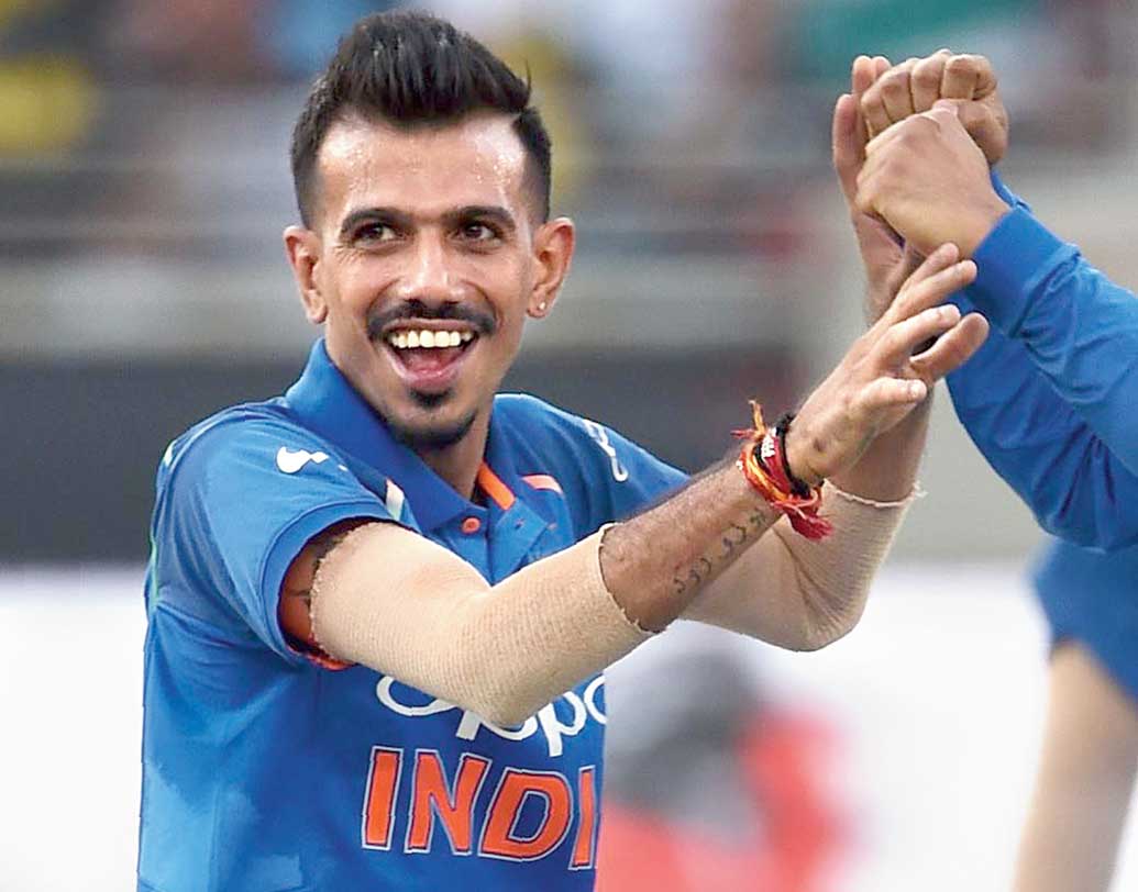 যুজবেন্দ্র চহাল: টি-টোয়েন্টি থেকে উত্থান হলেও প্রথাগত লেগস্পিনারের মতো বড় টার্ন এবং গুগলিই তাঁর অস্ত্র। চহাল এবং কুলদীপের জুটিকে বলা হয় কুল-চা। তিন ম্যাচে তিন উইকেট, ওভার প্রতি রান দিয়েছেন ৪.৪৪।