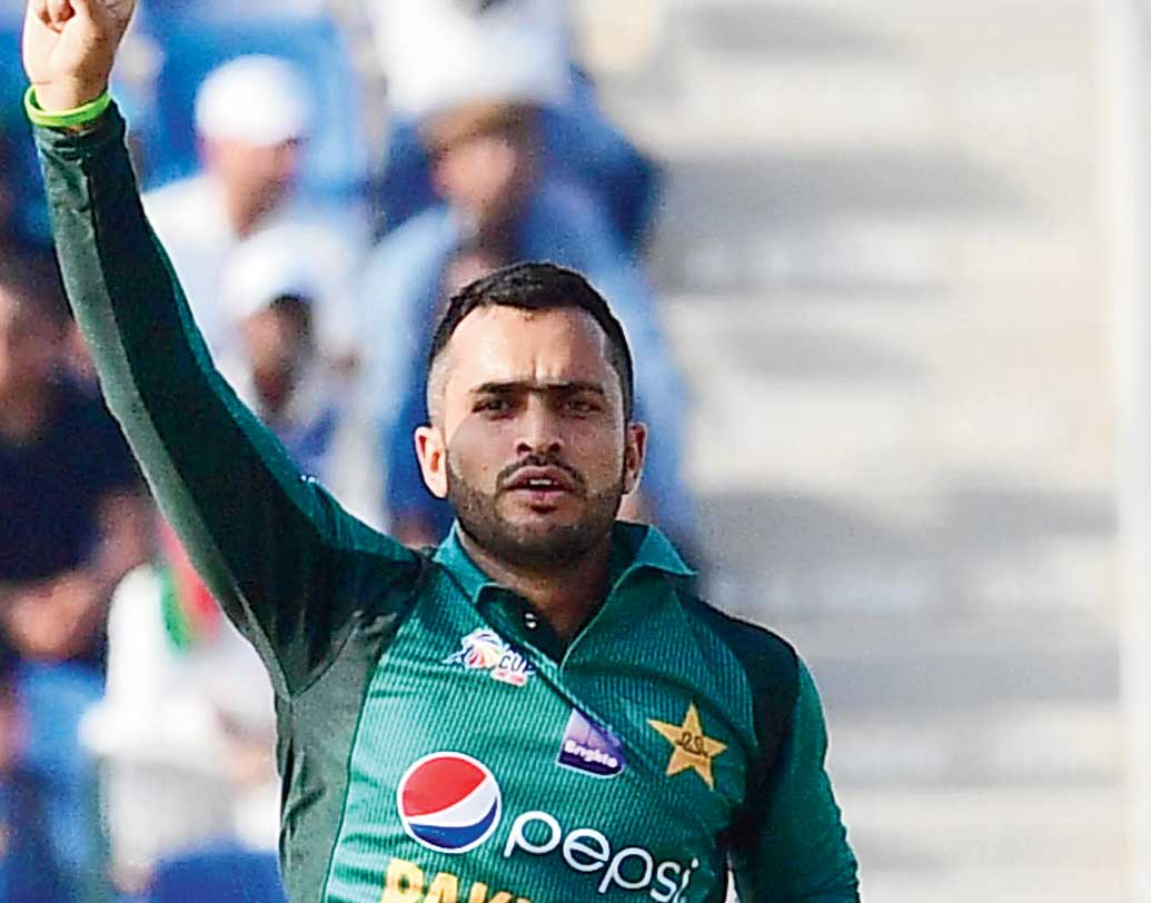 মহম্মদ নওয়াজ: শোয়েব আখতারের রাওয়ালপিন্ডি থেকে উঠে আসা বাঁ হাতি স্পিনার। মাত্র ১২টি ওয়ান ডে খেলে পেয়েছেন ১২ উইকেট। আফগানিস্তানের বিরুদ্ধে ১০ ওভারে ৫৭ রান দিয়ে নেন তিন উইকেট।