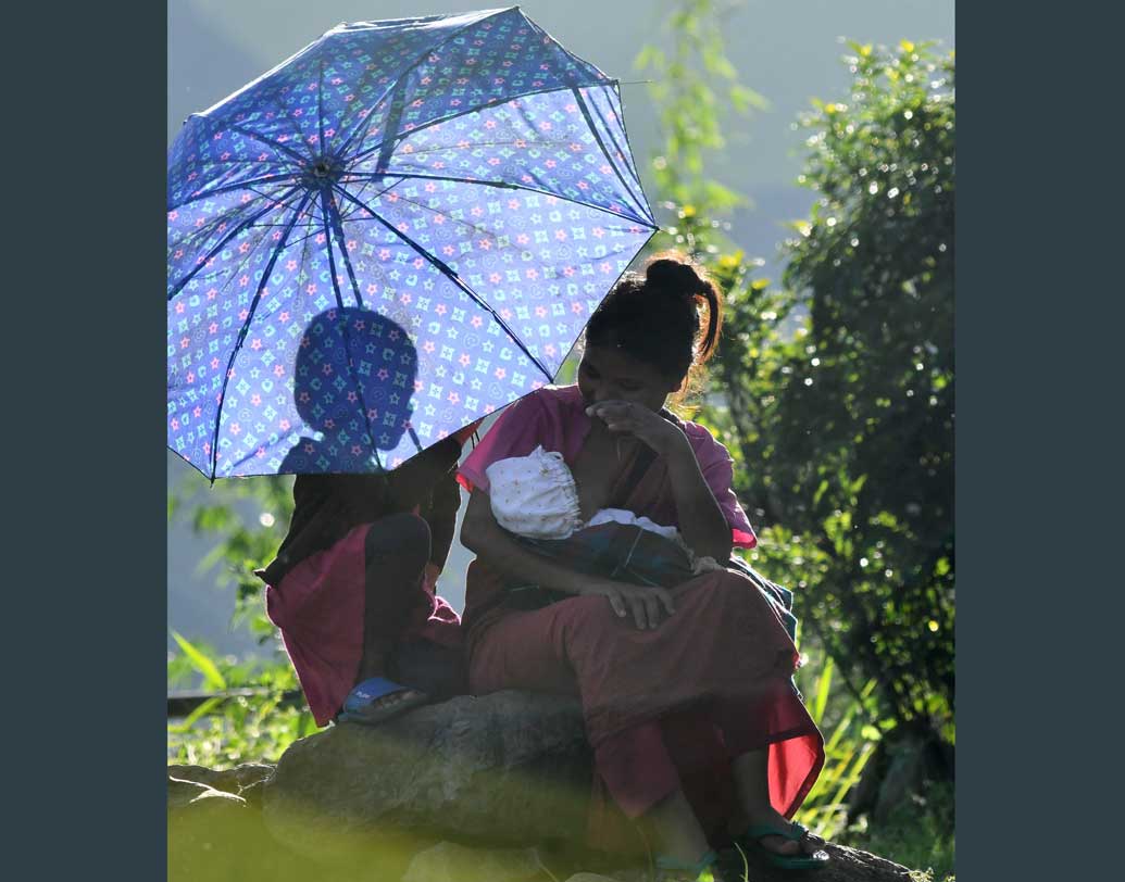 মায়েরা প্রতিটি সন্তানের জন্য আলাদা আলাদা সুর তৈরি করেন। সেই সুরেই সারা জীবন বাকিরা তাদের ডাকে। প্রত্যেকের নিজের নাম থুরি নিজের সুর রয়েছে।