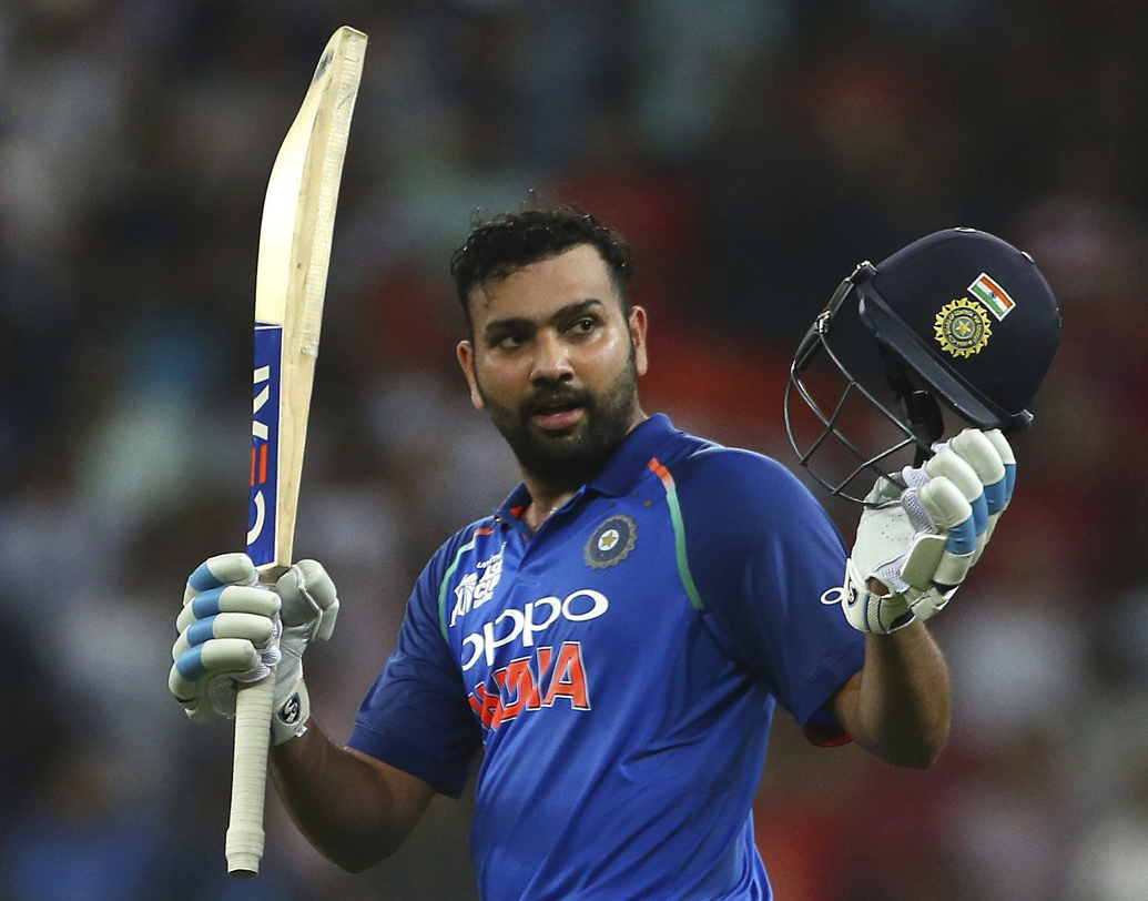 ১৯ শতরান করে ফেললেন রোহিত। এর জন্য নিলেন ১৮১ ইনিংস। ১০৪ ইনিংস নিয়েছিলেন হাশিম আমলা। তিনিই দ্রুততম। দুইয়ে বিরাট কোহালি, তিনি নিয়েছিলেন  ১২৪ ইনিংস। এবি ডি ভিলিয়ার্স নিয়েছিলেন ১৭১ ইনিংস। তিনি তিনে। রোহিত চারে।