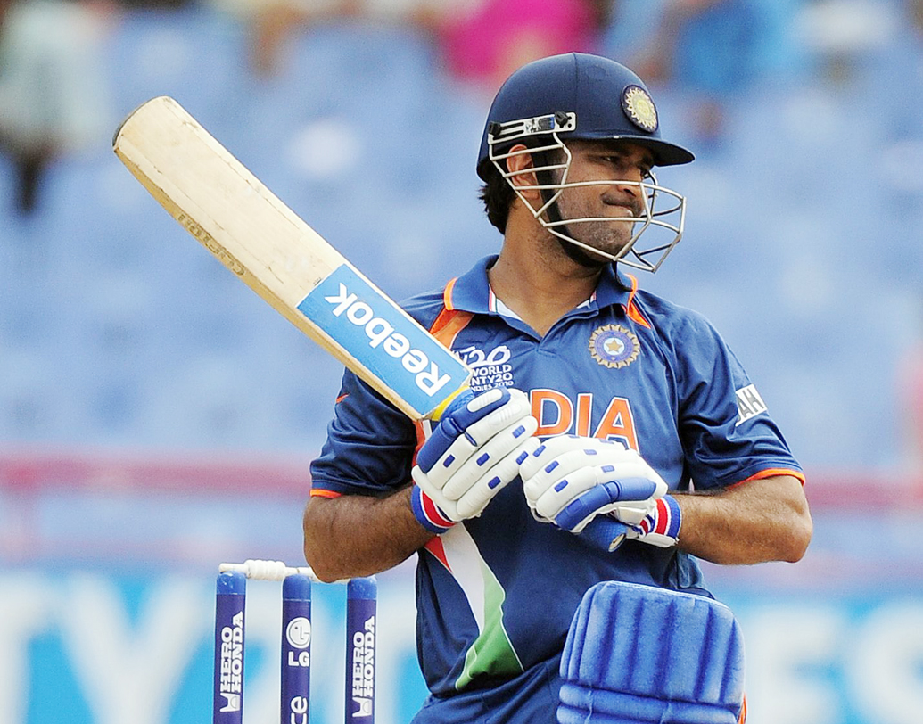 সে বছরই ফের পাকিস্তানের বিরুদ্ধে মাঠে নামে ভারত। ৩০ ডিসেম্বর, চেন্নাইয়ে। ১২৫ বলে ১১৩ রানের ইনিংস খেলেন  ক্যাপ্টেন এমএস ধোনি। ভারতের রান দাঁড়ায় ২২৭-৬।  এ বার সেমিফাইনালে হারের বদলা নেয় মিসবার দল। ১১ বল বাকি থাকতেই ৬ উইকেটে জিতে নেয় ম্যাচ। ম্যাচ হারলেও সেরার সম্মান পান ধোনি।