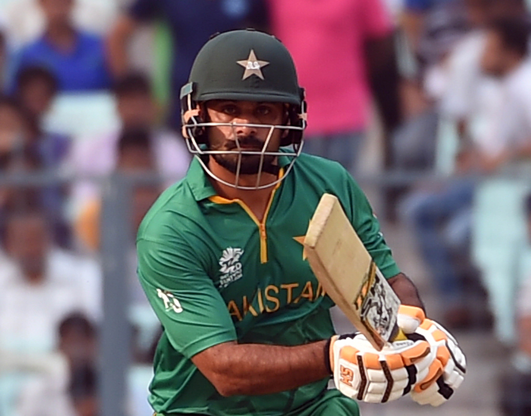 পরের বছর এশিয়া কাপে ম্যাচ। ২ মার্চে ঢাকায় দিন-রাতের খেলা। প্রথমে ব্যাট করে ২৪৫ রান তোলে ভারত। ২ বল বাকি থাকতেই ১ উইকেটে সে ম্যাচ জিতে নেয় পাকিস্তান। ১১৭ বলে ৭৫ রান করে ম্যাচের সেরা হন মহম্মদ হাফিজ।