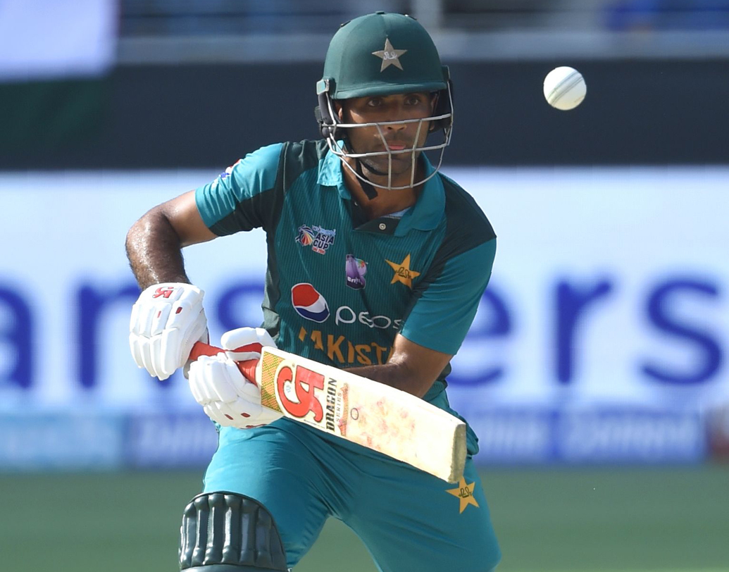 গ্রুপ ম্যাচের পর ফাইনালে মুখোমুখি ভারত-পাক। সেখানে জ্বলে ওঠে ফখর জামানের ব্যাট। ১০৬ বলে ১১৪ রান করেন তিনি। পাক দলের রান দাঁড়ায় ৩৩৮। ওই ম্যাচে লড়াই করতে ব্যর্থ হয় ভারত। একমাত্র হার্দিক পাণ্ড্য  (৪৩ বলে ৭৬ রান) বড় রান করেন। ভারতকে ১৫৮ রানে অলআউট করে চ্যাম্পিয়ন হয় পাকিস্তান। ম্যাচের সেরা ফখর জামান।