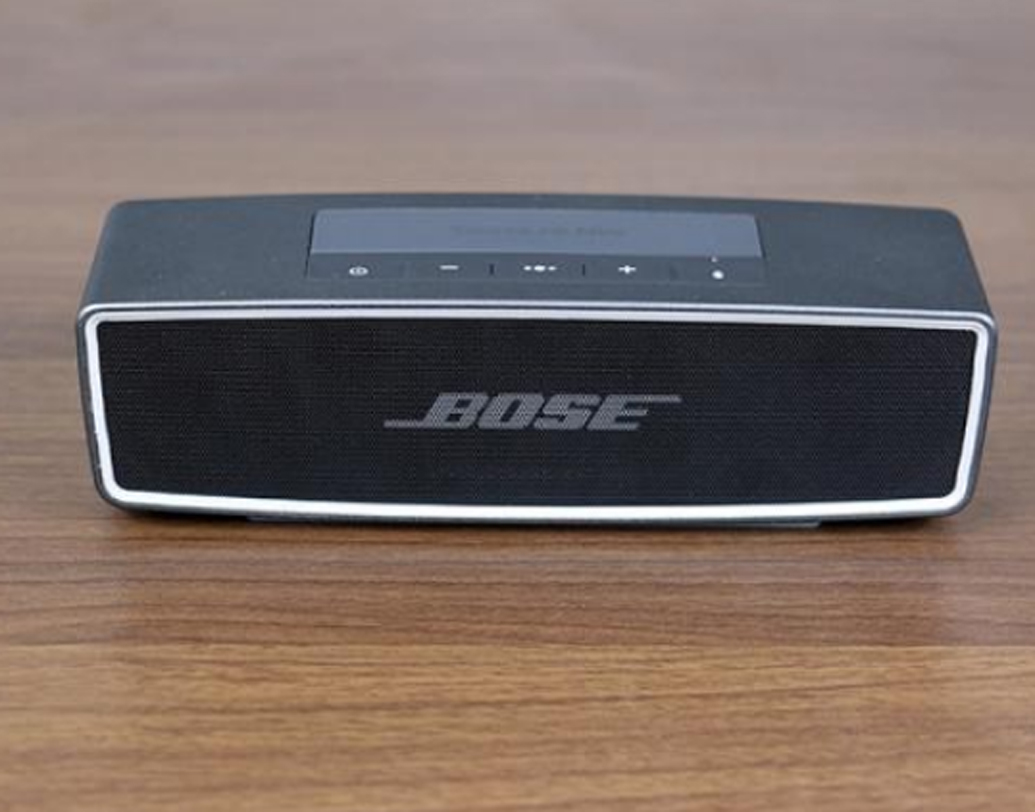 অডিয়ো সিস্টেমের জন্য ভাল মতো গ্যাঁটের কড়ি খরচ করতে রাজি থাকলে এককথায় অনেকেই বোস-এর নাম করবেন। হবে না-ই বা কেন, গোটা দুনিয়ায় দীর্ঘ দিন ধরেই সমীহ আদায় করে নিয়েছে এই ব্র্যান্ডটি। তবে এর জন্মদাতা আদতে ভারতীয় বংশোদ্ভূততথা বাঙালি, অমরগোপাল বোস। ম্যাসাচুসেট্‌সের ফ্রামিংহ্যামে এই ব্র্যান্ডের পথচলা শুরু।