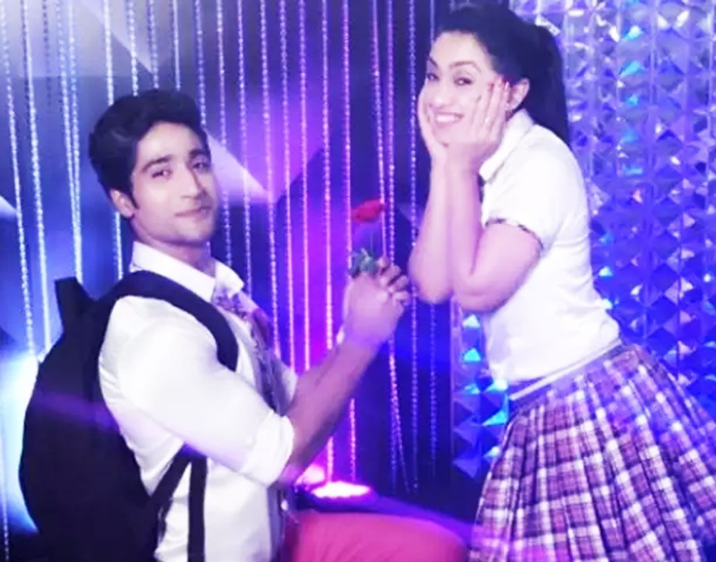 প্রেম বহুদিন ধরেই করছেন সনম জোহর এবং আবিগেল পাণ্ডে। একটি ডান্স রিয়্যালিটি শো-তে দর্শকদের মন জিতে নিয়েছিলেন ওঁরা। তবে খুব সম্প্রতি তাঁরা লিভ ইন-ও করতে শুরু করে দিয়েছেন।  টেলিভিশনের এই কাপল কবে গাঁটছড়া বাঁধেন সেই দিকেই তাকিয়ে ভক্তেরা।