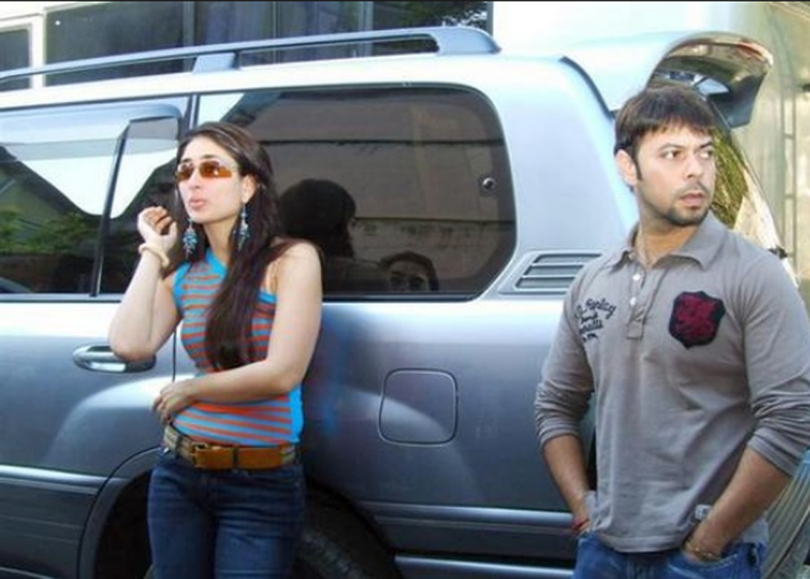 লেক্সাস এলএক্স ৪৭০: বলিউডে জনপ্রিয়তা অর্জন শুরু করার সময়ই এই গাড়িটি কিনেছিলেন করিনা। তখন তার দাম পড়েছিল ৩৫ লক্ষ টাকা।