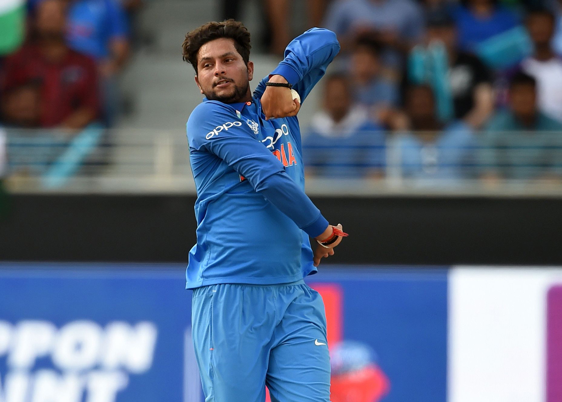 কুলদীপ যাদব: এখনও পর্যন্ত এই টুর্নামেন্টে ৩টি উইকেট পেয়েছেন। পাকিস্তানের বিরুদ্ধে দ্বিতীয় ম্যাচে ম্যাজিক দেখিয়েছিলেন। ওই ম্যাচেই দু’টো উইকেট নেন কুলদীপ। আফগানিস্তানের বিরুদ্ধে ক’টা উইকেট নেন সেটাই দেখার।