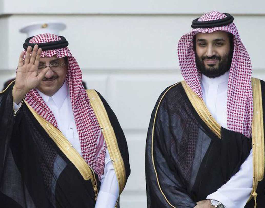 সৌদির রাজপরিবার: বিশ্বের অন্যতম ধনী পরিবার। এঁদের সম্পত্তির বিষয় নিয়ে এঁরা খুব একটা আলোচনা না করলেও বিভিন্ন ব্যবসায়িক হিসেবে দাবি, সৌদির এই রাজপরিবারের সম্পত্তির পরিমাণ প্রায় আড়াই লক্ষ কোটি মার্কিন ডলারের কাছাকাছি।