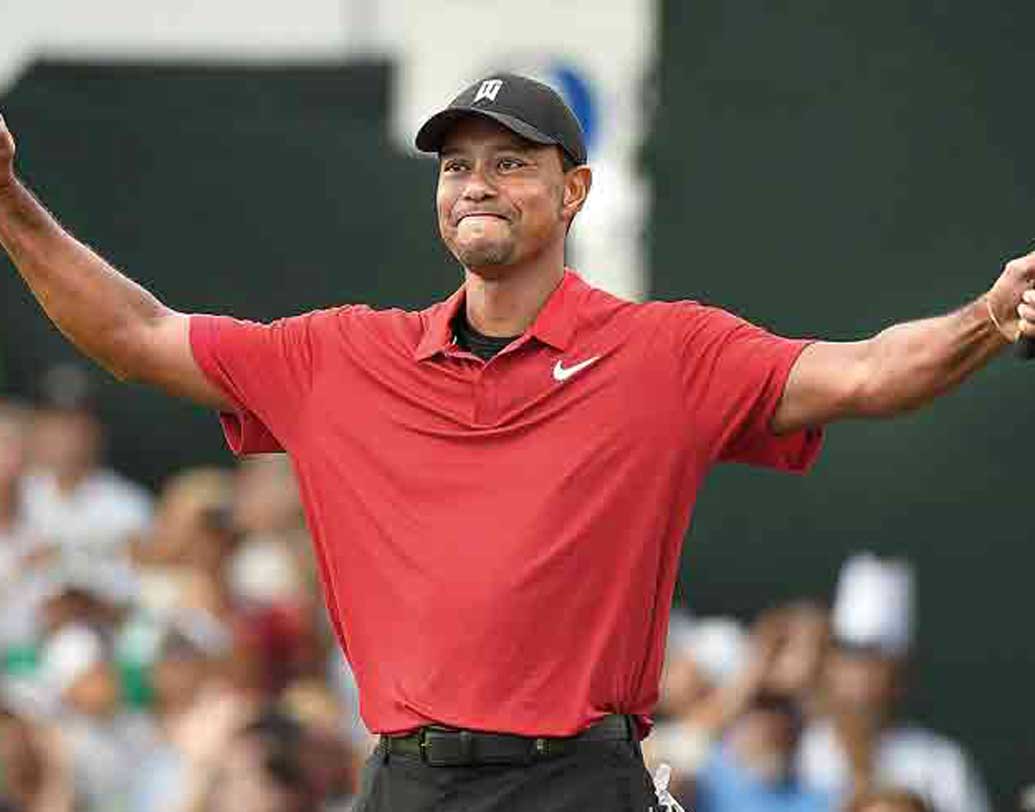 টাইগার উড্‌স: আটলান্টায় ট্যুর চ্যাম্পিয়নশিপ জয়। পাঁচ বছর পেরিয়ে তাঁর প্রথম খেতাব। যা ফের স্বপ্ন জাগিয়ে তুলেছে তাঁর ভক্তদের মনে। দুনিয়া ব্যাপী আলোচনা শুরু হয়ে গিয়েছে, খেলার মঞ্চে এটাই সর্বকালের সেরা প্রত্যাবর্তন কি না?