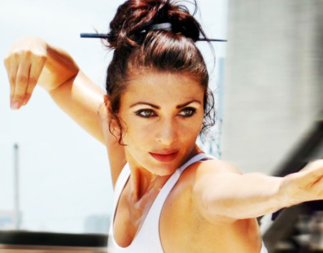 এক সময়ে সইফের নামে অভিযোগও করেছিলেন রোসা। তাঁর কথায়, “একটা সময়ে আমাকে খুবই আর্থিক অনটনের মধ্যে দিয়ে কাটাতে হয়েছিল। সইফের কাছ থেকে কোনও সাহায্য পাইনি।”