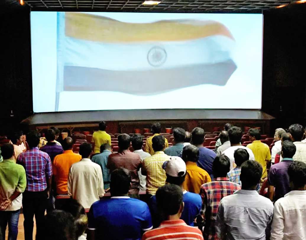 ছবি তৈরি হয়ে যাওয়ার পরেই কোনও একটি স্বেচ্ছাসেবী সংস্থার সঙ্গে সাধারণত যোগাযোগ করেন ছবির পরিচালকেরা। তার পরে সেই ছবি লোকাল কমিউনিটি হলে প্রদর্শিত হয়।