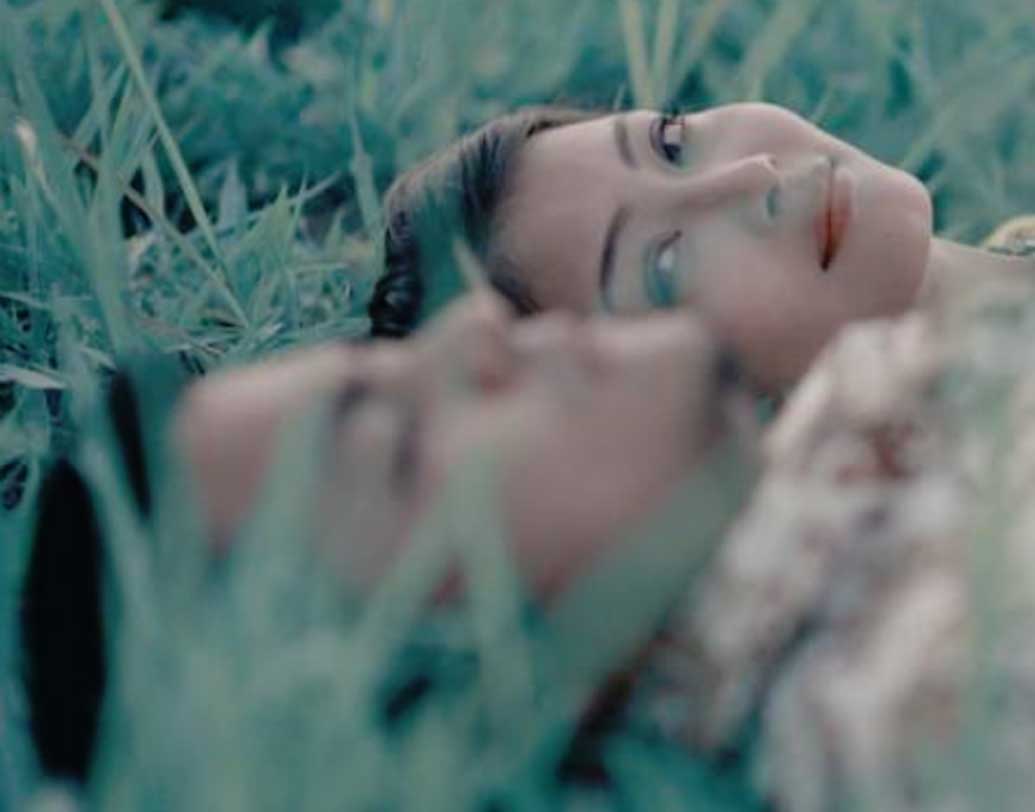 টিকিট কেটে দর্শককে সেই স্ক্রিনিংয়ে অংশ নিতে হয়। সেই টিকিট বিক্রি করে যে টাকা আয় হয়, তার একটা অংশ চলে যায় পরিচালকের কাছে। লোকাল কেবল চ্যানেলেও এক বছরের মধ্যেই সেই ছবিগুলি চলে আসে।